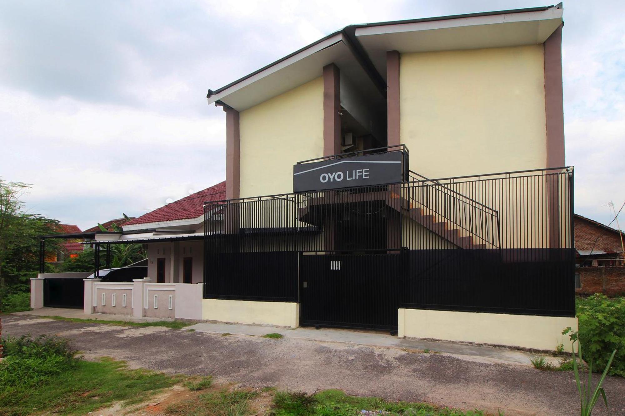 Oyo Life 2273 Pratama Homestay Bandar Lampung Exterior photo